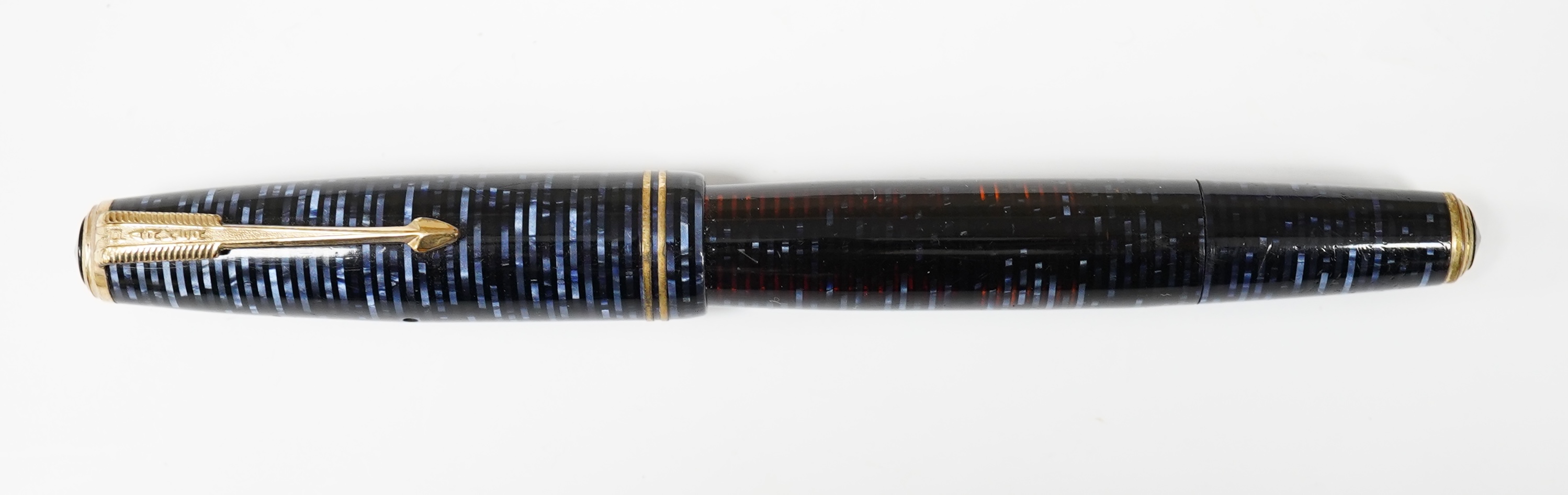 A Parker Vacumatic in azure blue